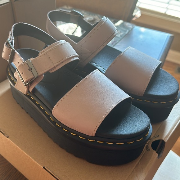 BRAND NEW DR MARTENS VOSS II ATHENA LEATHER STRAP PLATFORM SANDALS - Picture 2 of 6